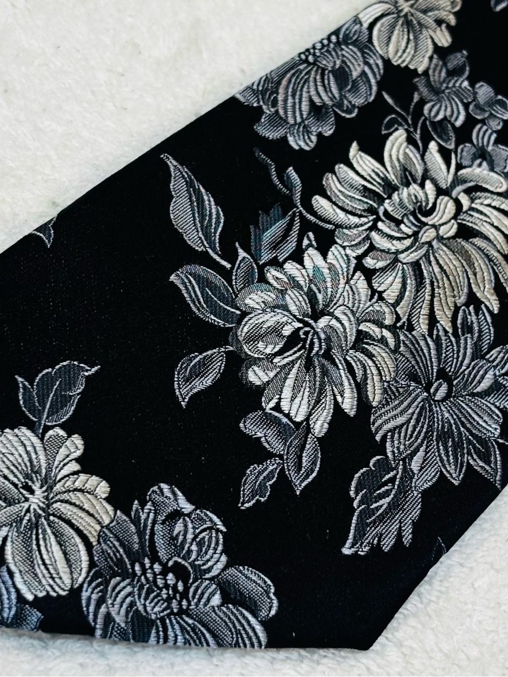 Brand New Stylish Tie By Paul Malone / Palm Beach